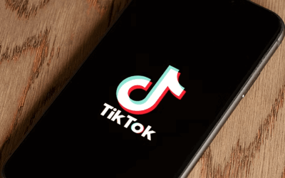 Библиотекар имитира вирално видео на TikTok (ВИДЕО)